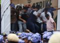 India, attivista del "Partito delle Blatte" ricoverato a forza