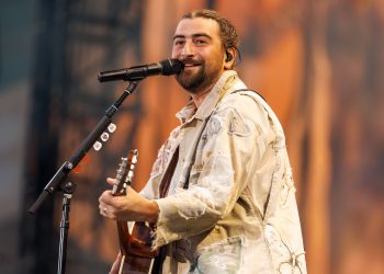 Noah Kahan attacca Trump per l'uso non autorizzato del brano