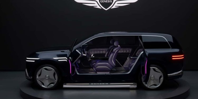 Genesis svela il SUV elettrico GV90 con porte controvento
