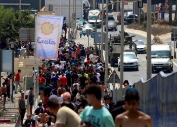 Tensione Italia-Spagna sui migranti in vista del vertice Ue