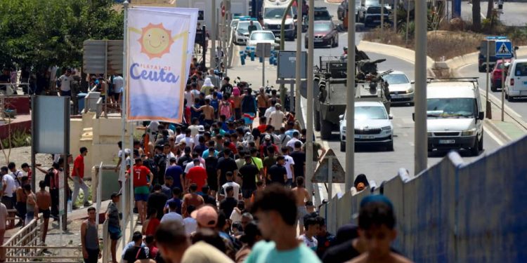 Tensione Italia-Spagna sui migranti in vista del vertice Ue