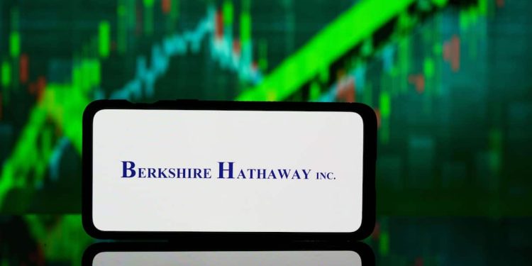 Berkshire Hathaway punta su Alphabet e riduce le banche