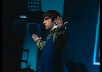 I fratelli Gallagher si raccontano nel trailer del documentario Oasis